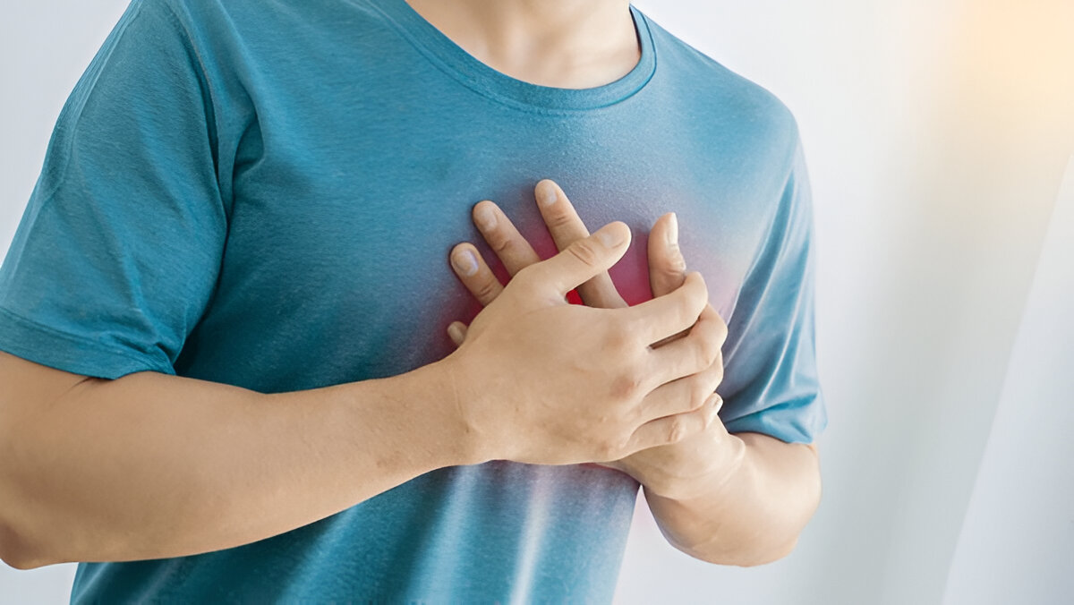 does gynecomastia cause pain